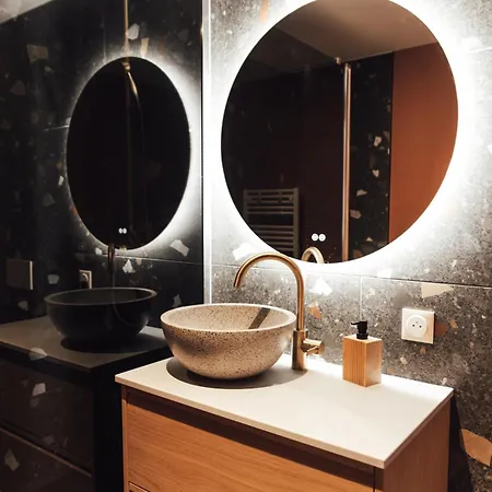 Daire De Gamme - Centre - 3 Etoiles